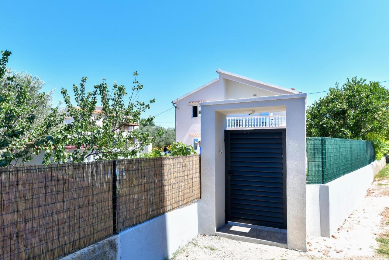 דירות זאדאר Pool House Luka מראה חיצוני תמונה