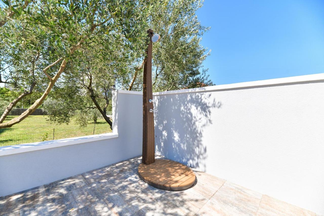 דירות זאדאר Pool House Luka מראה חיצוני תמונה