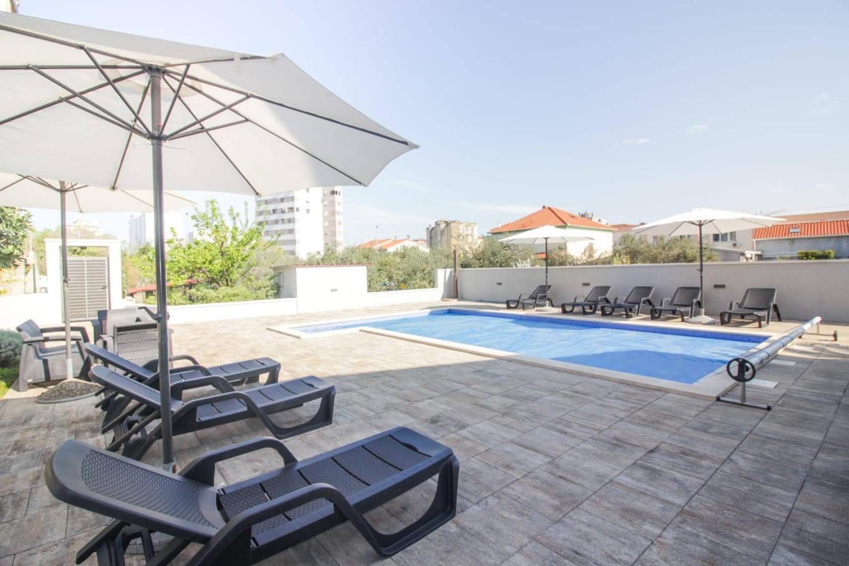 דירות זאדאר Pool House Luka מראה חיצוני תמונה