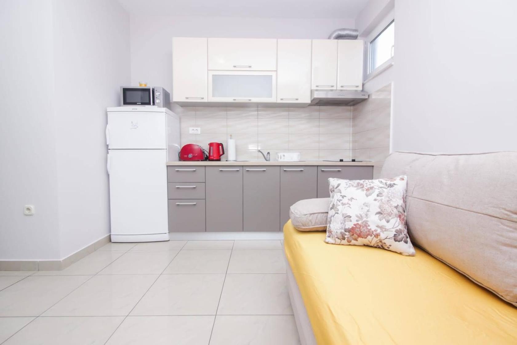 דירות זאדאר Pool House Luka מראה חיצוני תמונה